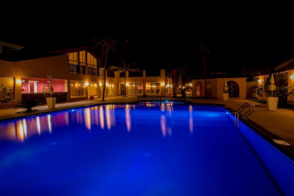 Tropic Garden Hotel Bakau Luaran gambar